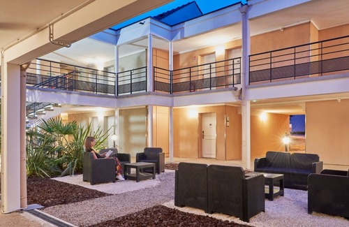 Le Mee-sur-Seine Apartment | Charming Résidence Château Du Mée: Pet-Friendly & Poolside