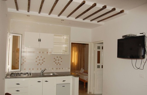 Mezraia House | Inviting Résidence Chahd: Family-Friendly with Pool & Spa