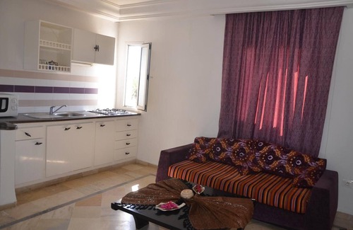 Mezraia House | Inviting Résidence Chahd: Family-Friendly with Pool & Spa