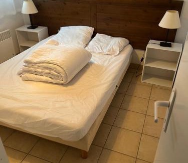 Prayssac Apartment | Oceanfront Escape at Résidence Claire Rive - Pet Friendly