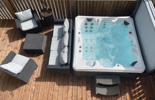 La Meziere House | Cozy Oceanfront Residence with Pet-Friendly Amenities