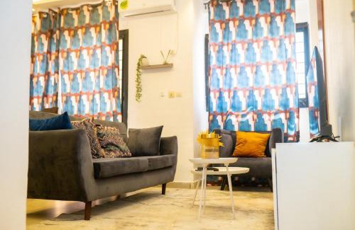 Akwa II Apartment | Cozy Studio Retreat with Ocean View in Douala, Cameroon