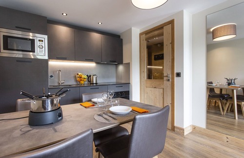 Eclose-Est House | Top-Rated Résidence Daria-I Nor with Spa & Pool Access