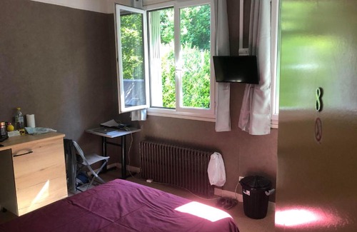 Rives-en-Seine Bed & Breakfast | Pet-Friendly Stay at Résidence de la Seine for Families