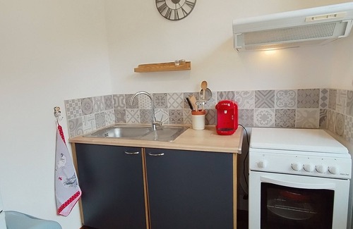 Murol Apartment | Family-Friendly Résidence de Michèle with Garden & Parking