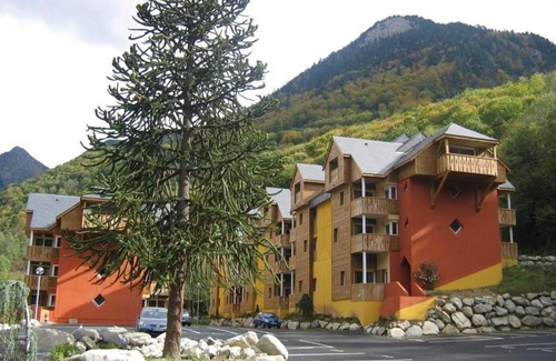 Cauterets Apartment | Discover Résidence des 100 Lacs: Family-Friendly Retreat
