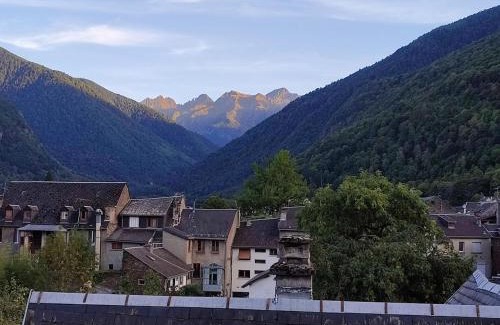 Bagneres-de-Luchon Apartment | Pet-Friendly Résidence des Jardins with Free Wifi & High Ratings