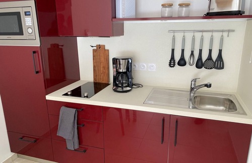 Uzes House | Discover Résidence Domitys Regalecia: Pool & Family-Friendly!