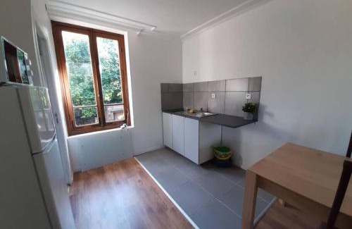 Survilliers Apartment | Pet-Friendly Résidence du Houx Near Astérix & CDG Airport