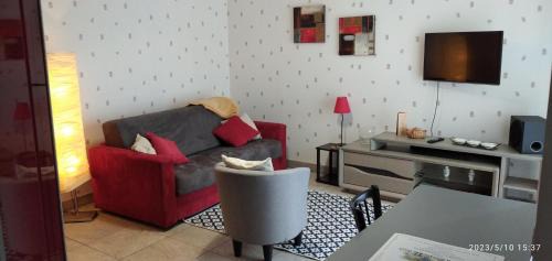 Montchapet House | Family-Friendly Stay at Résidence Egalité in Montmartre