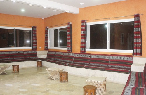 Tozeur Hotel | Explore Résidence El Arich: Family-Friendly with Dining