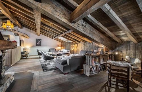 Le Praz Ski Chalet | Family-Friendly Chalets at Résidence Etagne for 13 Guests