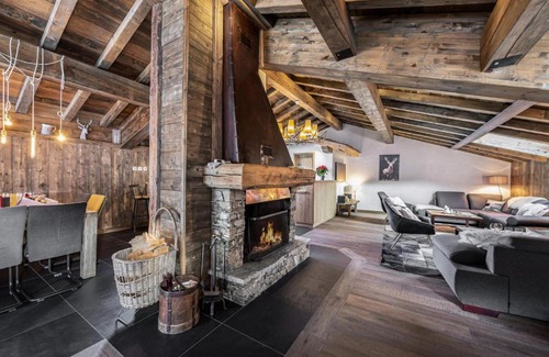 Le Praz Ski Chalet | Family-Friendly Chalets at Résidence Etagne for 13 Guests