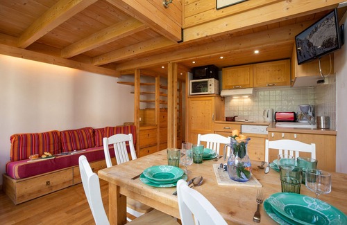 Argentiere Apartment | Résidence Grand Roc: Family-Friendly Retreat in Chamonix