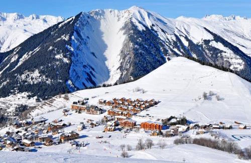 Albiez-Montrond Apartment | Pet-Friendly Oceanview Stay at Résidence Goélia Le Relais