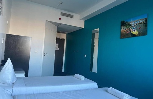 Python Duvernois Bed & Breakfast | Ideal Stay at Résidence Internationale de Paris with Spa Access
