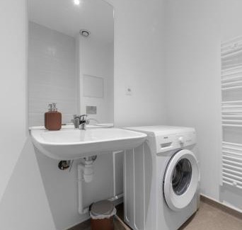 Clermont-Ferrand Apartment | Elegant Résidence Léon Blum: Design Apartments with Parking