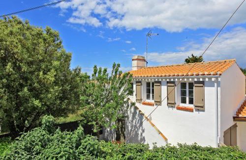 Noirmoutier-en-l'Ile House | Oceanfront Résidence La Chaize: Rated 8.9 with Pool & Spa