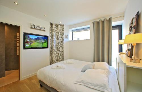 Noirmoutier-en-l'Ile House | Oceanfront Résidence La Chaize: Rated 8.9 with Pool & Spa