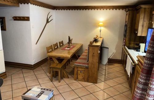 Chamonix City Centre Apartment | Comfortable Résidence La Ginabelle with Pool & Pet-Friendly