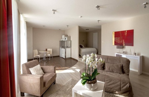 Bruz House | Guest Rated 9.8: Résidence la Pommeraie with Breakfast