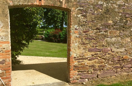 Bruz House | Guest Rated 9.8: Résidence la Pommeraie with Breakfast