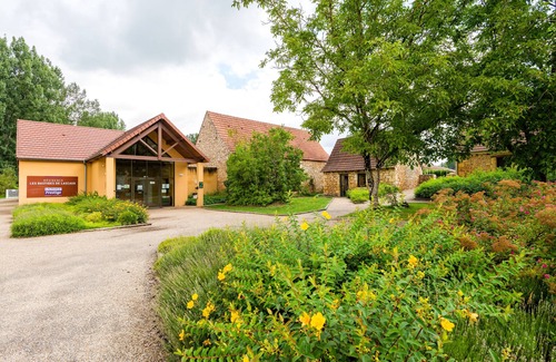 Montignac House | Discover Résidence Lagrange Vacances with Pool & Spa