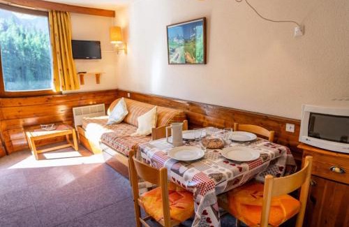 Les Orres Apartment | Family-Friendly Residence Le Belvedere - Ideal Studio Retreat