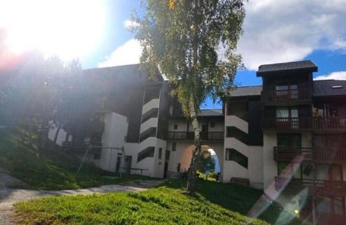 Montalbert Apartment | Family-Friendly Résidence Le Chanteloup - Ideal for 4 Guests