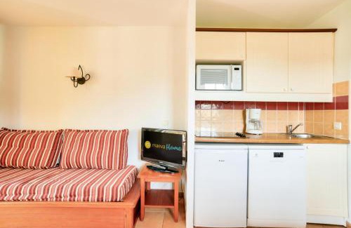 Uhart-Cize Apartment | Family-Friendly Résidence Le Parc d'Arradoy with Pool