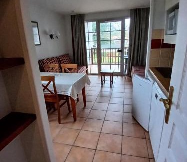 Uhart-Cize Apartment | Family-Friendly Résidence Le Parc d'Arradoy with Pool