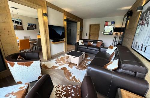 Tignes le Lac Apartment | Family-Friendly Résidence Le Phoenix for 8 Guests