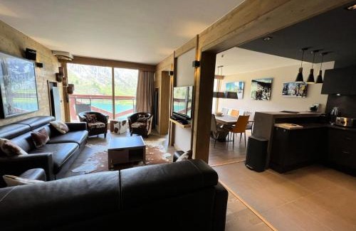 Tignes le Lac Apartment | Family-Friendly Résidence Le Phoenix for 8 Guests