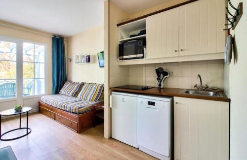 Argentat Apartment | Explore Résidence Les Belles Rives - Family-Friendly Retreat