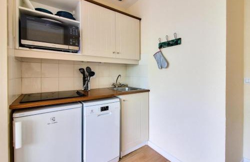 Argentat Apartment | Explore Résidence Les Belles Rives - Family-Friendly Retreat