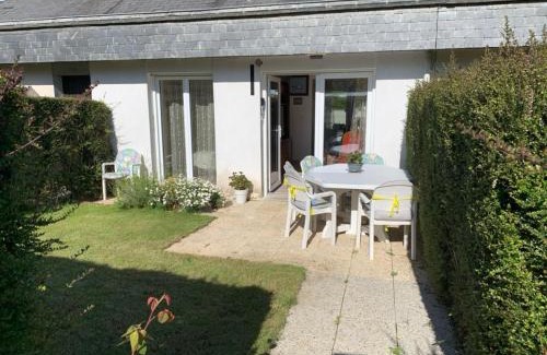 Courseulles-sur-Mer House | Inviting Résidence Les Jardins de Courseulles with Pool & Ocean View