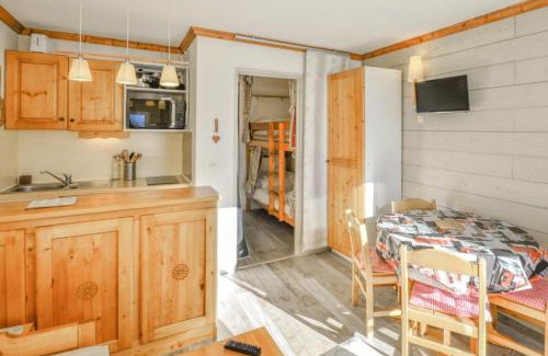 Eclose-Ouest Apartment | Explore Résidence Les Horizons d'Huez - Family-Friendly Retreat