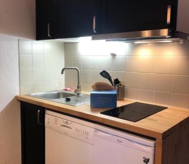 Eclose-Ouest Apartment | Family-Friendly Résidence Les Horizons d'Huez with Pool