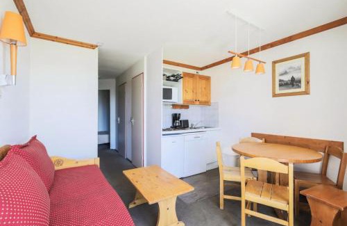 Eclose-Ouest Apartment | Explore Résidence Les Horizons d'Huez - Family-Friendly Retreat