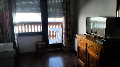 Bergers Apartment | Family-Friendly Résidence Les Mélèzes with Pet Amenities