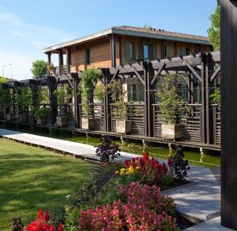 Jonzac Apartment | Discover Résidence Les Vignes: Pet-Friendly & Spa Amenities