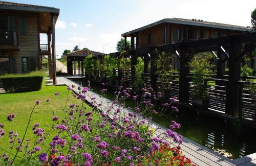 Jonzac Apartment | Discover Résidence Les Vignes: Pet-Friendly & Spa Amenities