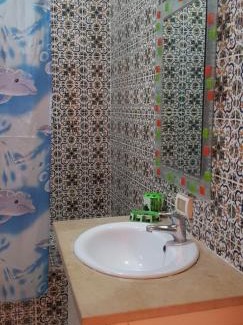 Tozeur Bed & Breakfast | Cozy Résidence Loued: Oceanfront Retreat with Pool & Pets