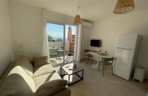Bravone Apartment | Seaside Escape at Résidence Marina Di Bravone with Pool