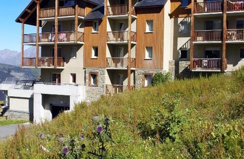 Peyragudes Apartment | Oceanfront Retreat at Résidence Néméa Le Hameau de Balestas