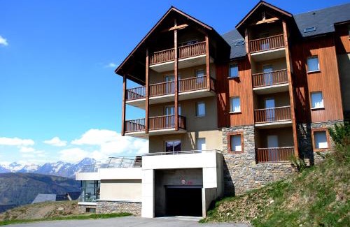 Peyragudes Apartment | Oceanfront Retreat at Résidence Néméa Le Hameau de Balestas