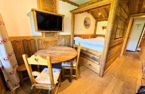 Reberty Apartment | Explore Résidence Necou: Family-Friendly Studio for 3
