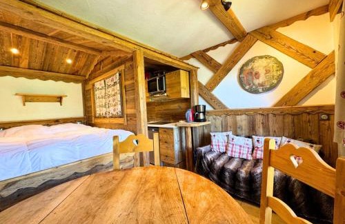 Reberty Apartment | Explore Résidence Necou: Family-Friendly Studio for 3