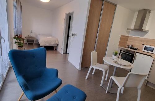 Saint-Honore - Jeanne d'Arc Apartment | Family-Friendly Stay at Novage Services Amiens - Rated 9/10