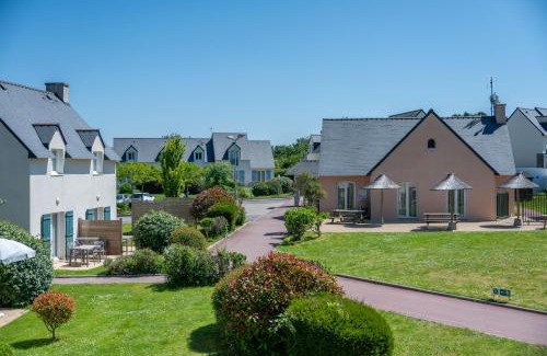 Crozon Resort | Oceanfront Residence Odalys Horizon Morgat with Pool Access